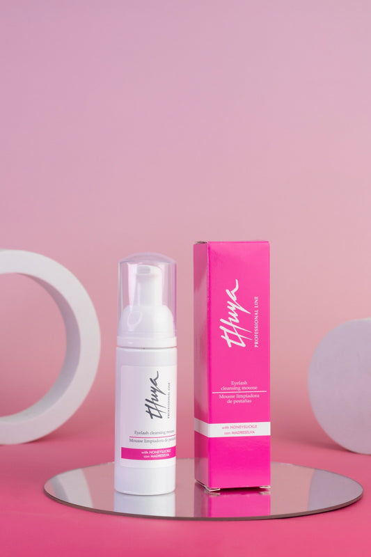 THUYA РОМАШКОВЫЙ ПЕНООБРАЗУЮЩИЙ ШАМПУНЬ 50 МЛ ДЛЯ БРОВЕЙ И РЕСНИЦ THUYA ПРОФЕССИОНАЛЬНАЯ ЛИНИЯ 