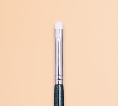 ZOLA x Nahiieva Pinceau de laminage pour cils