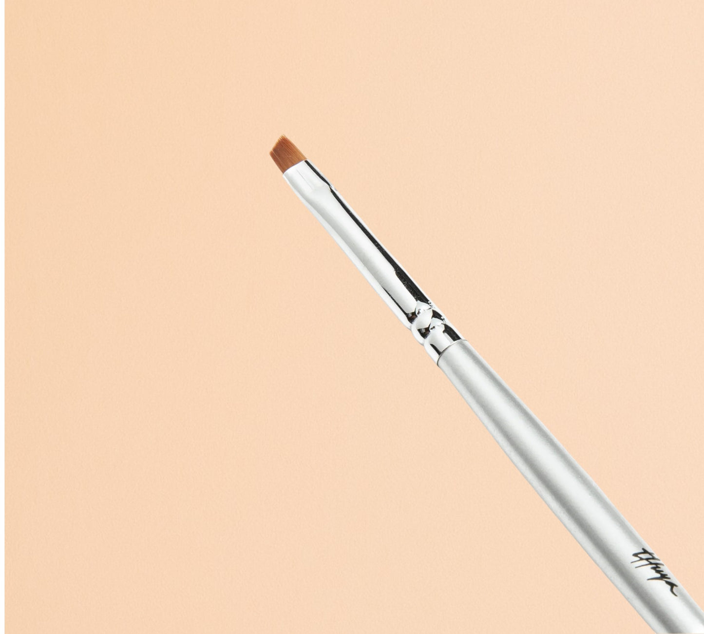 Thuya Professional Line Angled Color Applicator Brush 