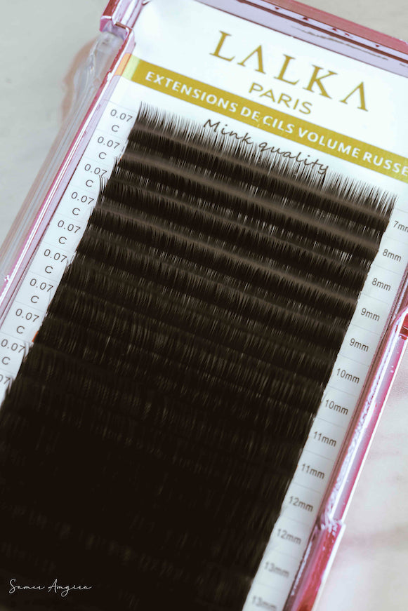 Extensions de cils volume russe/ boite tailles mixtes LALKA PARIS